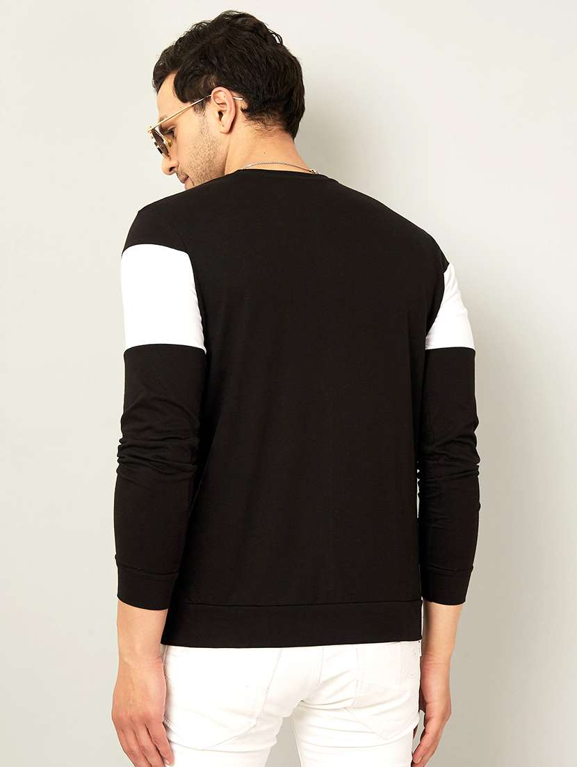 black color block t-shirt  - 18507497 -  Standard Image - 2