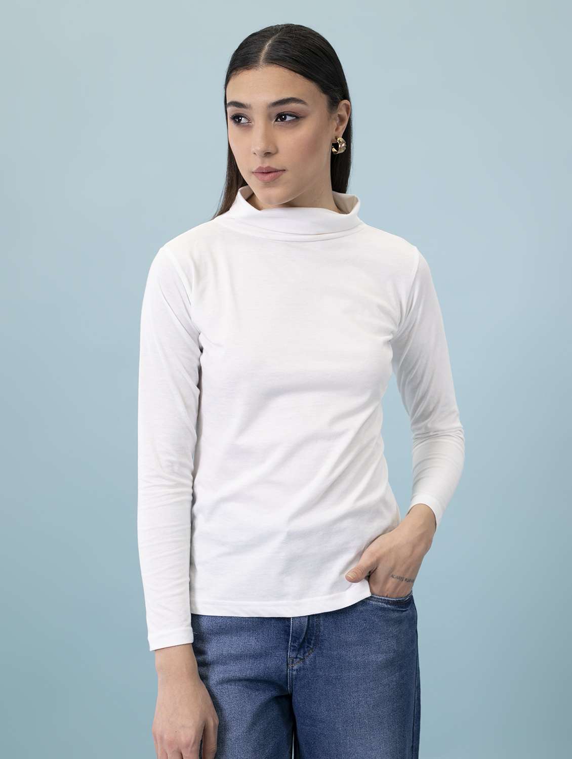 women's straight turtle neck top