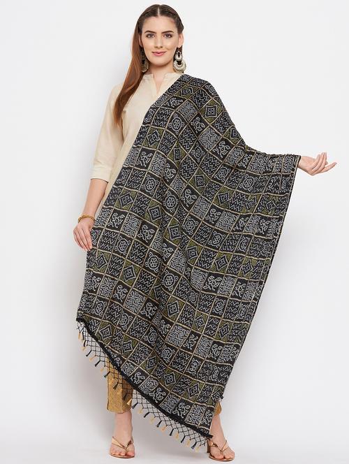 black bandhani print dupatta - 18519319 - Standard Image - 0