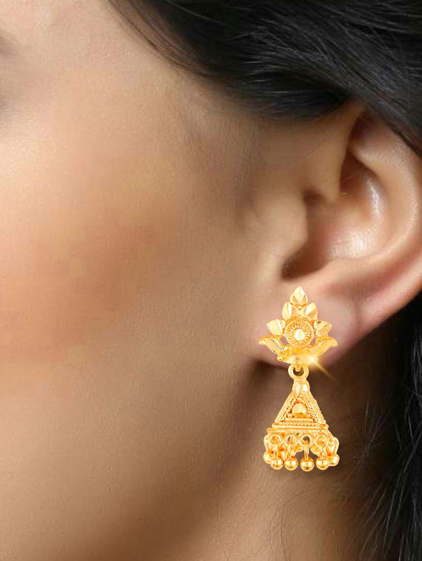 gold plated stud earring - 18520237 -  Standard Image - 2