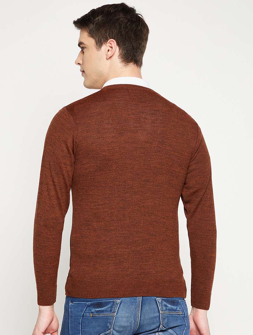 brown checkered pullover - 18522571 -  Standard Image - 2