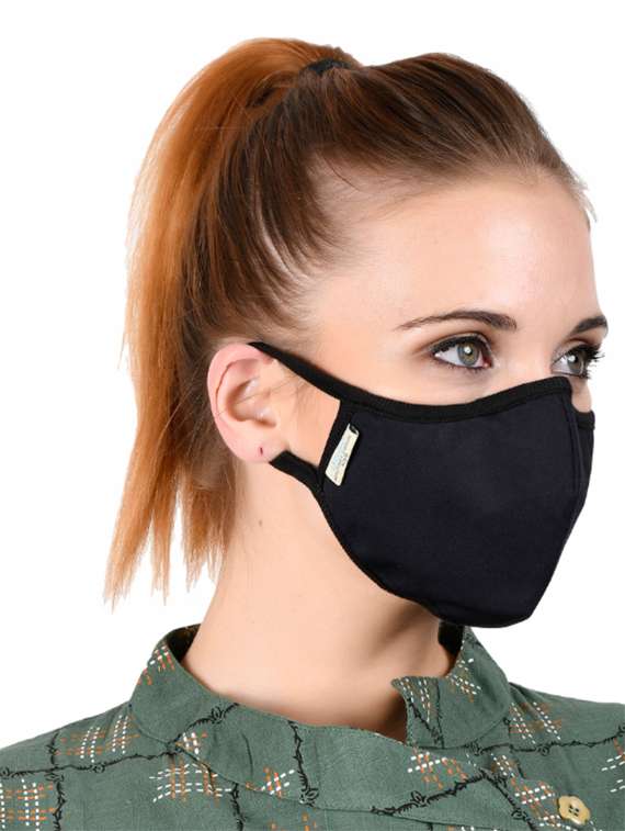 black nonwoven antipollution men mask - 18531650 -  Standard Image - 2