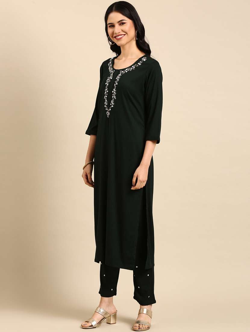embellished kurta pant set