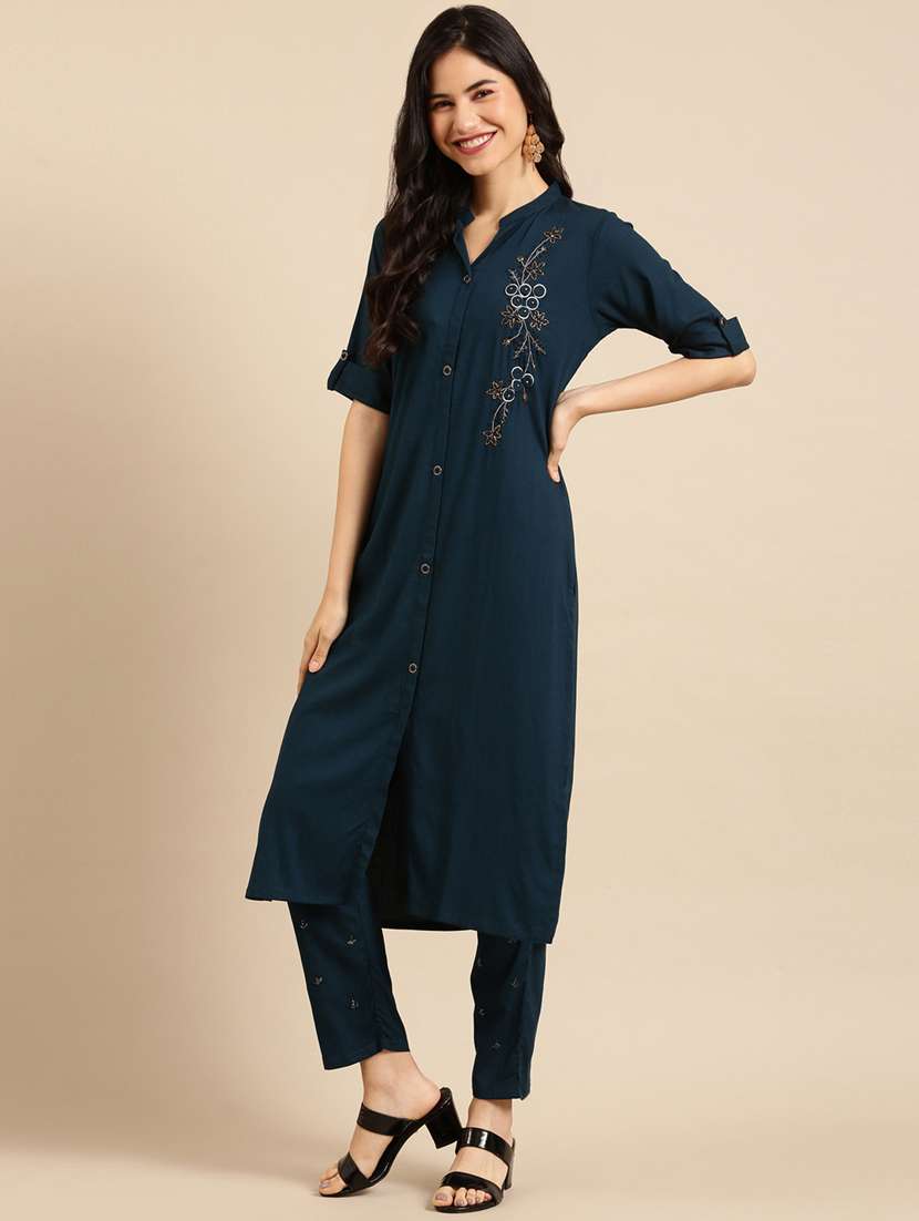 embellished kurta pant set