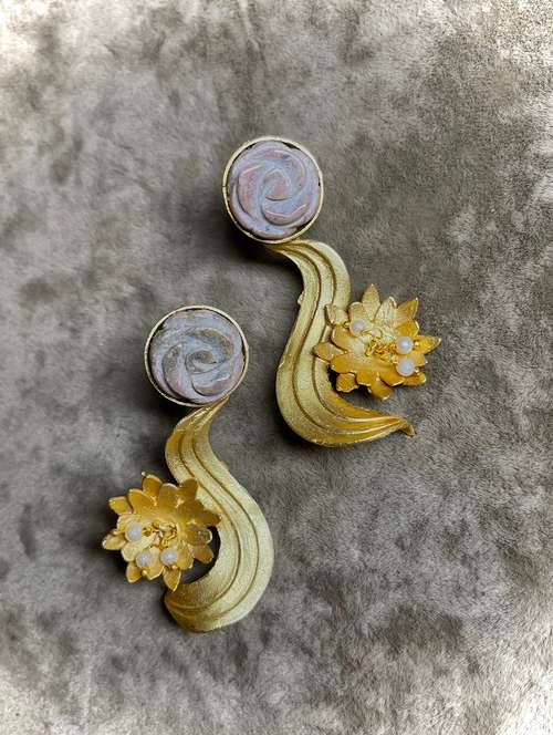 gold brass drop earring - 18532493 -  Standard Image - 0