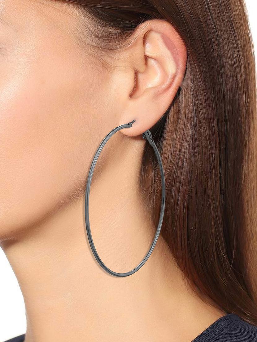 women silver hoop earring - 18534345 - Standard Image - 2
