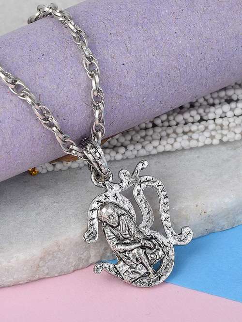 silver plated pendant - 18536549 -  Standard Image - 0