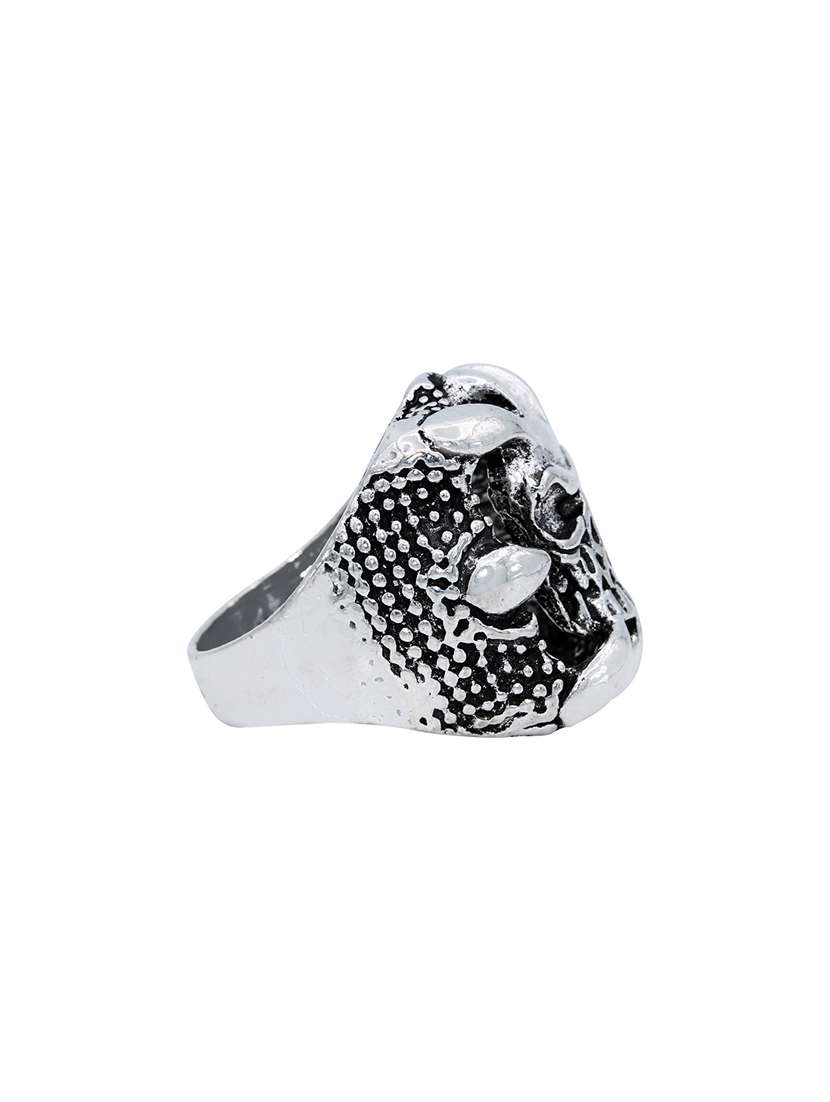 silver pleated ring - 18537091 -  Standard Image - 2