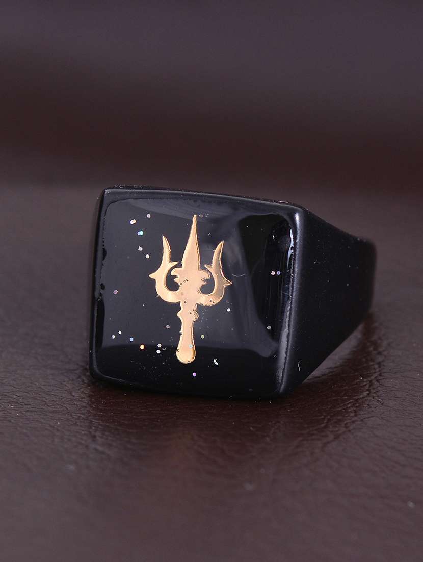 black brass finger  ring - 18537126 -  Standard Image - 2