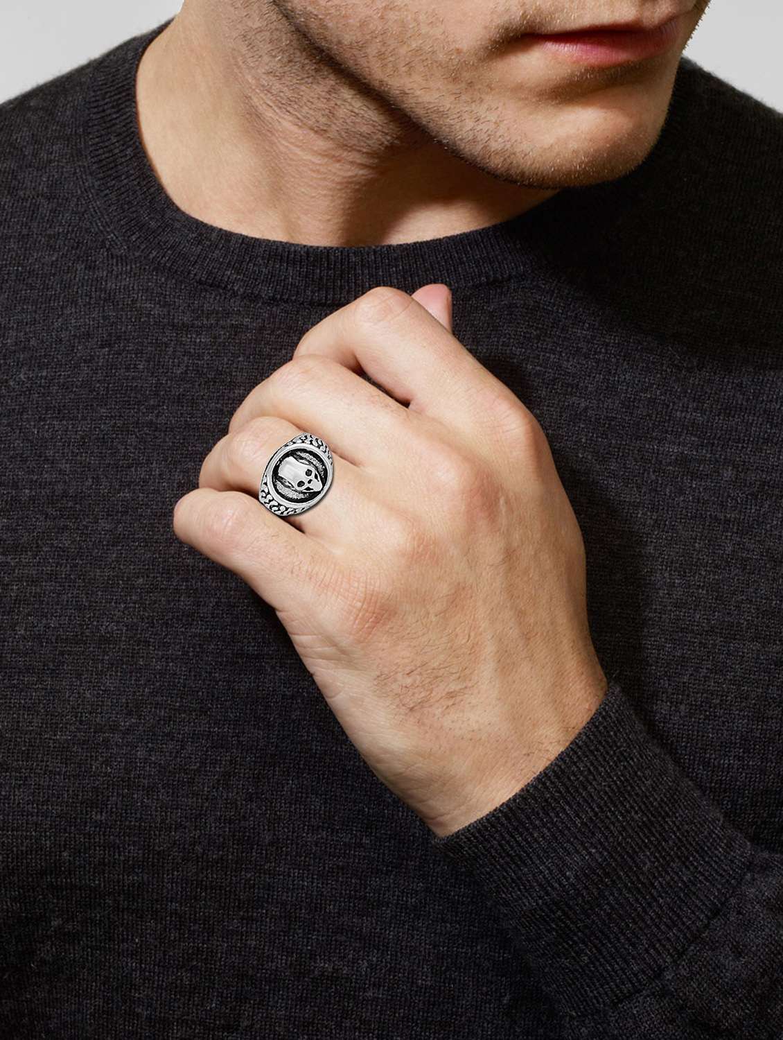 silver skull ring  - 18537148 -  Standard Image - 2