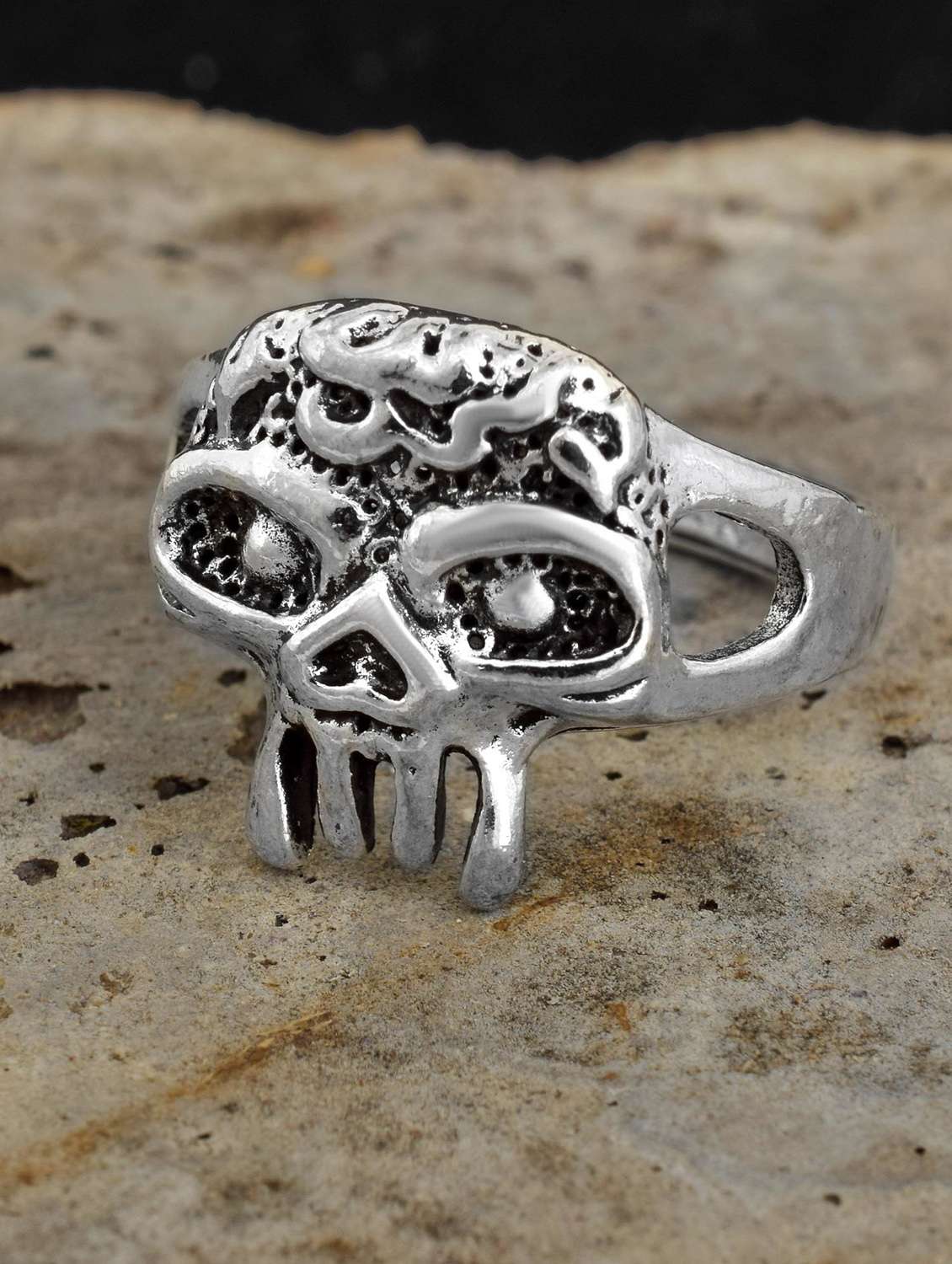 silver plated finger ring - 18537166 -  Standard Image - 2