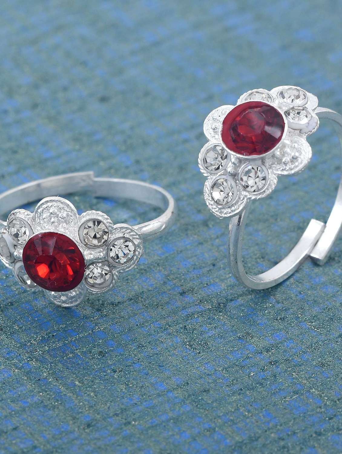 silver pleated toe ring - 18537171 -  Standard Image - 2