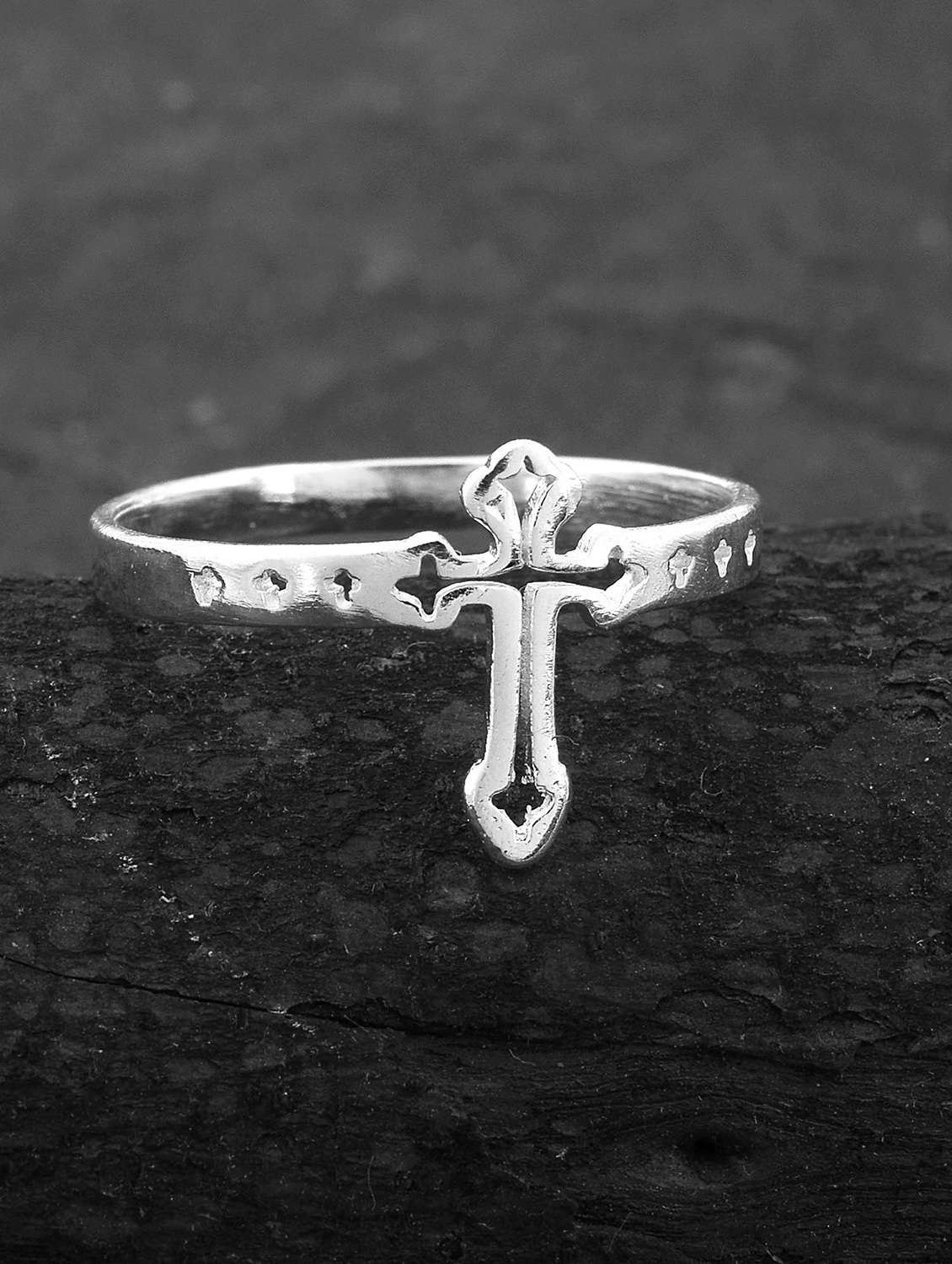 silver pleated ring - 18537181 - Standard Image - 2