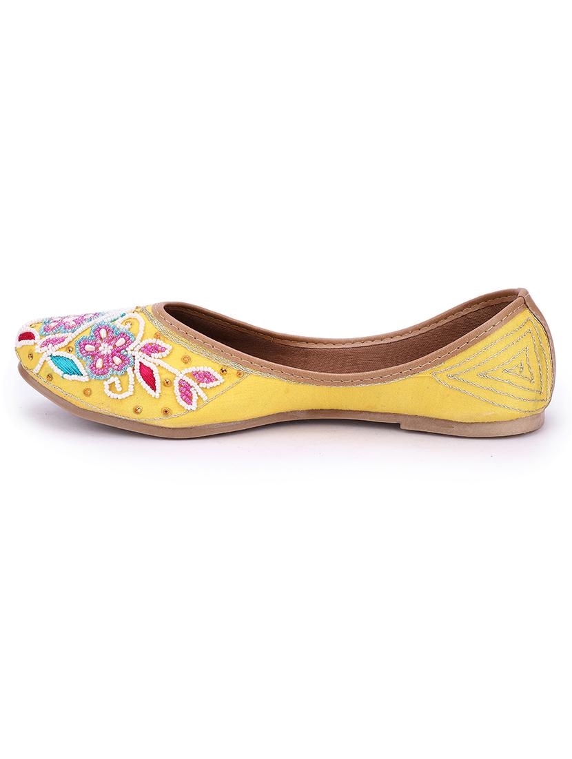 women embellished slip on mojaris - 18559755 - Standard Image - 2