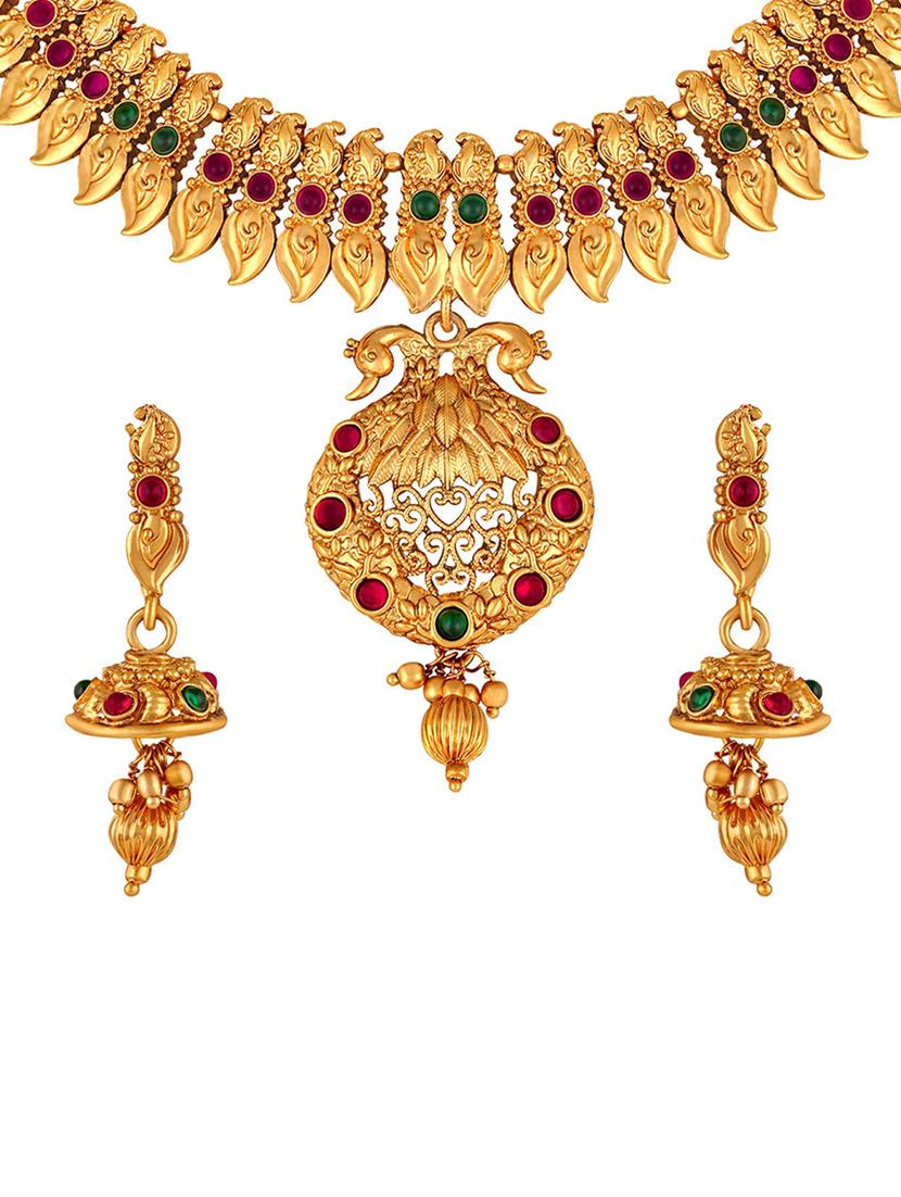 gold metal set - 18566718 - Standard Image - 2
