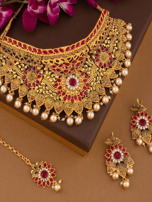 multi colored metal set - 18566728 -  Standard Image - 0