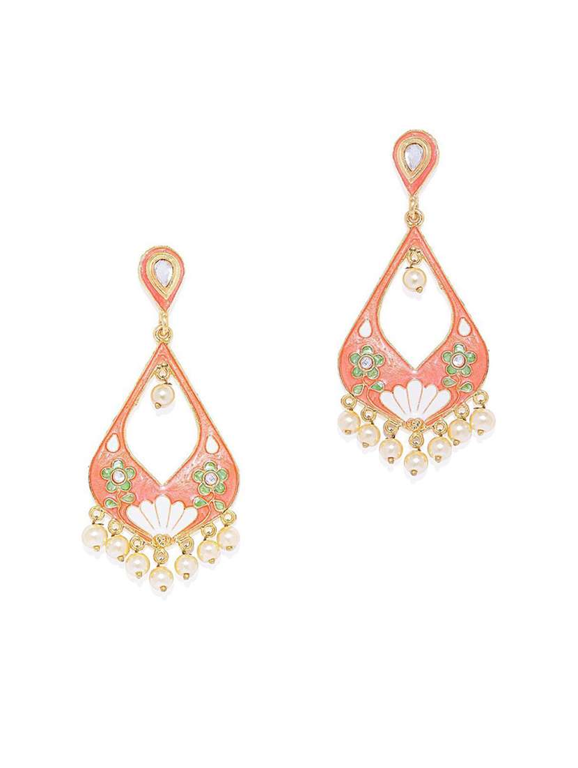 gold plated earring - 18567108 -  Standard Image - 2