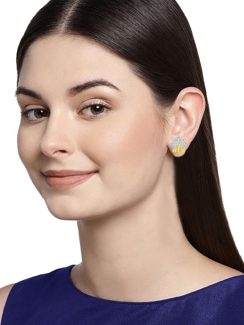 gold plated earring - 18567173 -  Standard Image - 2