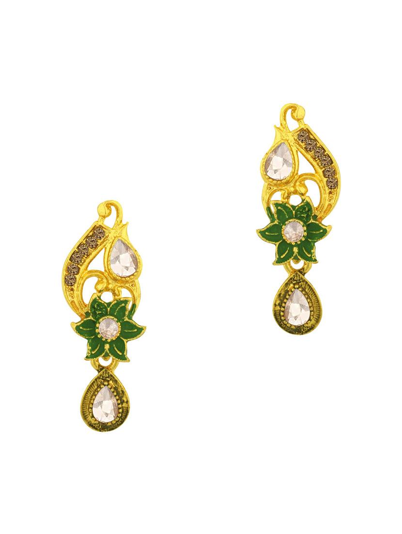 gold metal set - 18567505 - Standard Image - 2