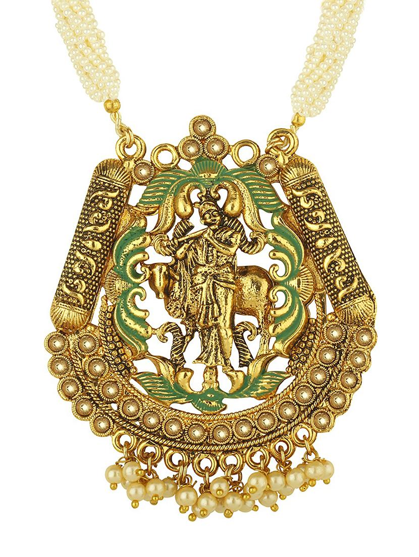 gold metal set - 18567517 - Standard Image - 2