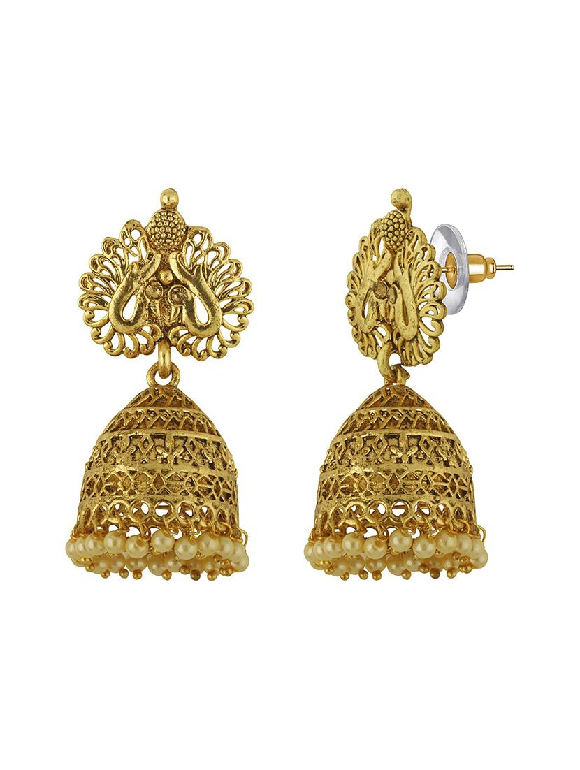 gold metal set - 18567519 - Standard Image - 2
