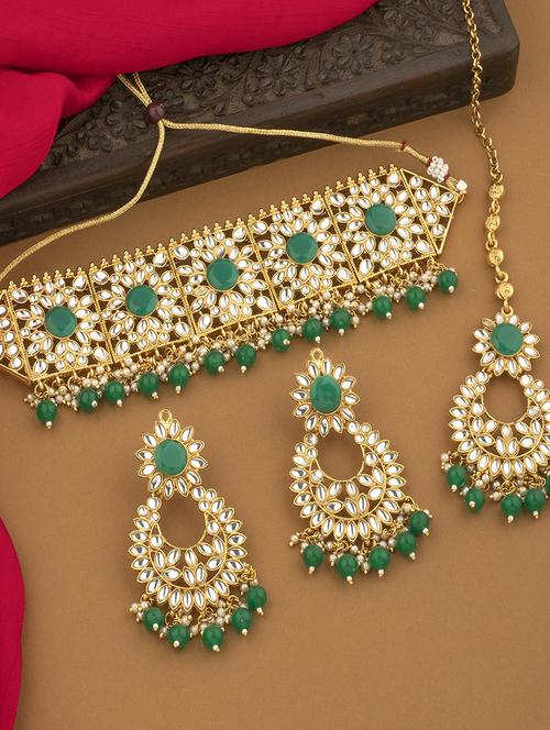 colored gold metal set - 18567526 -  Standard Image - 0