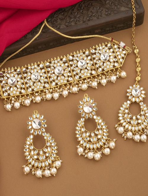 colored gold metal set - 18567528 - Standard Image - 0