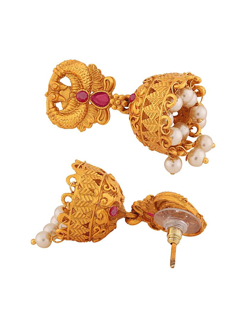 gold metal set - 18567538 - Standard Image - 2