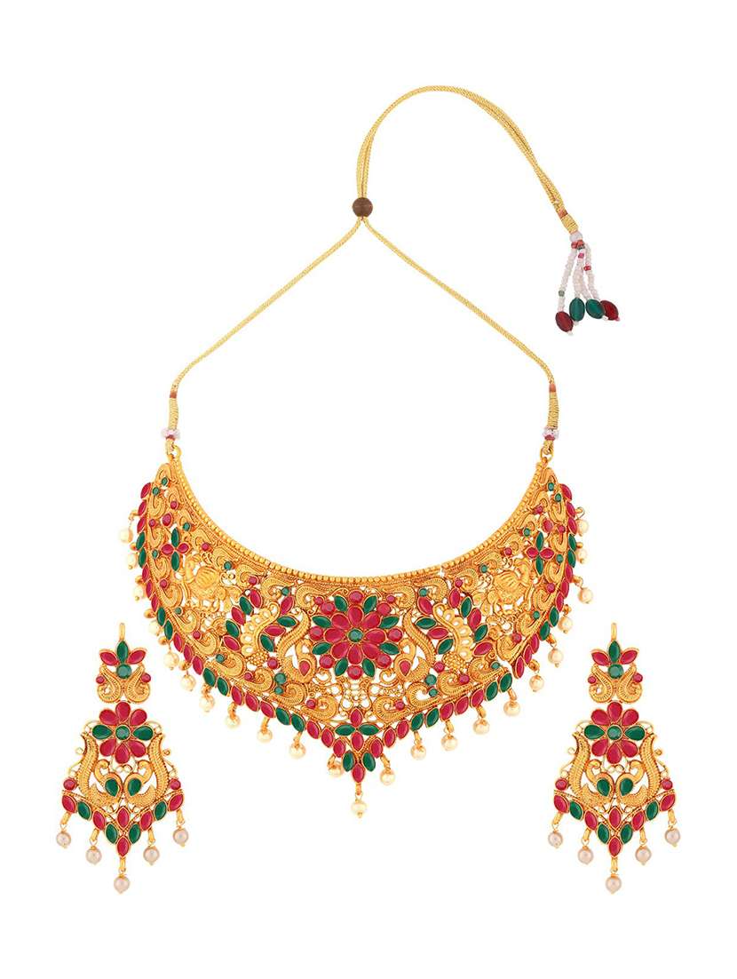 gold metal set - 18567545 -  Standard Image - 2