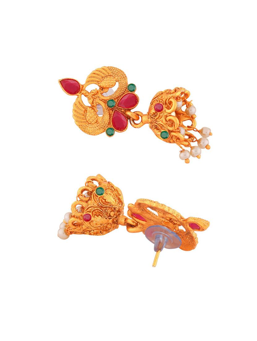 gold metal set - 18567548 - Standard Image - 2