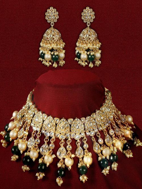 gold metal set - 18567571 - Standard Image - 0