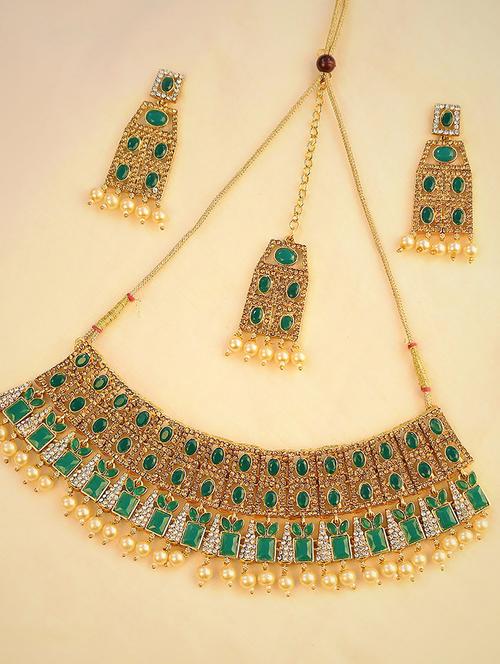 green metal set - 18567576 -  Standard Image - 0