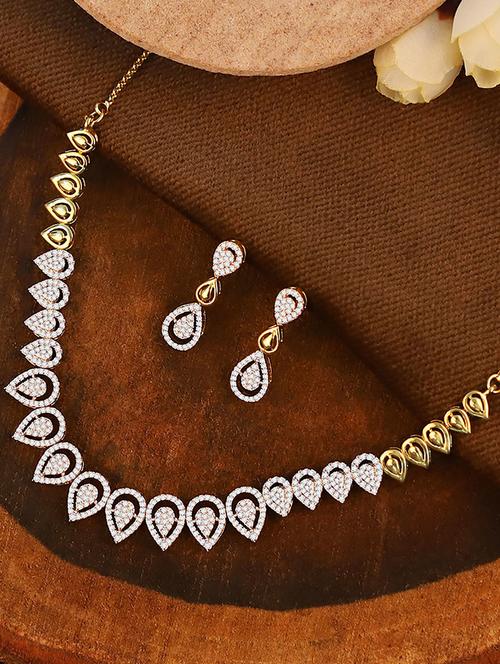 gold brass set - 18567579 -  Standard Image - 0
