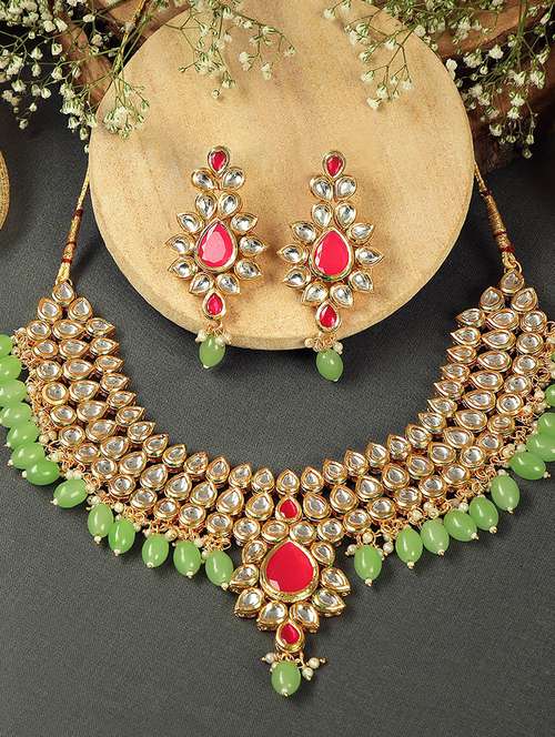 multi colored metal set - 18567592 -  Standard Image - 0