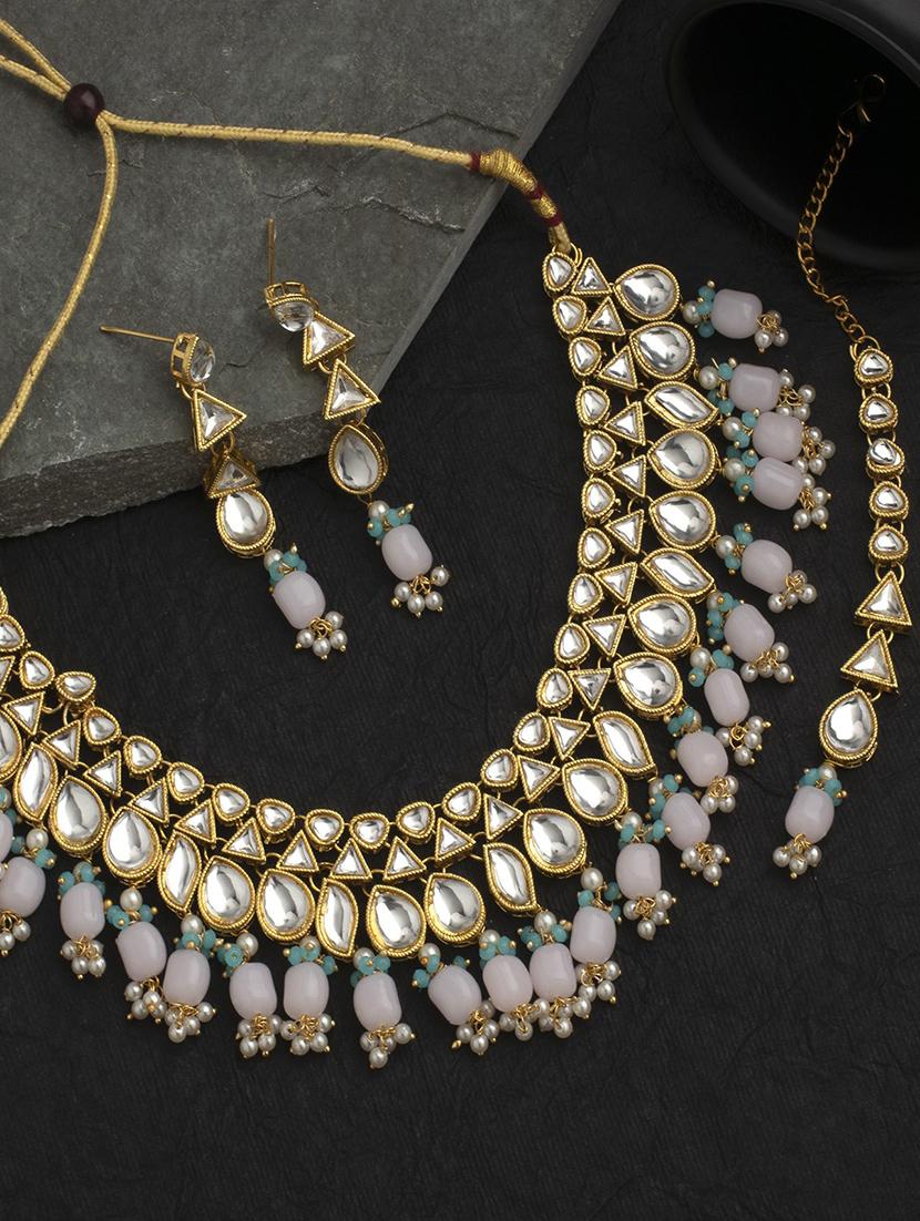 gold plated necklace with earrings - 18567597 - Zoom Image - 0