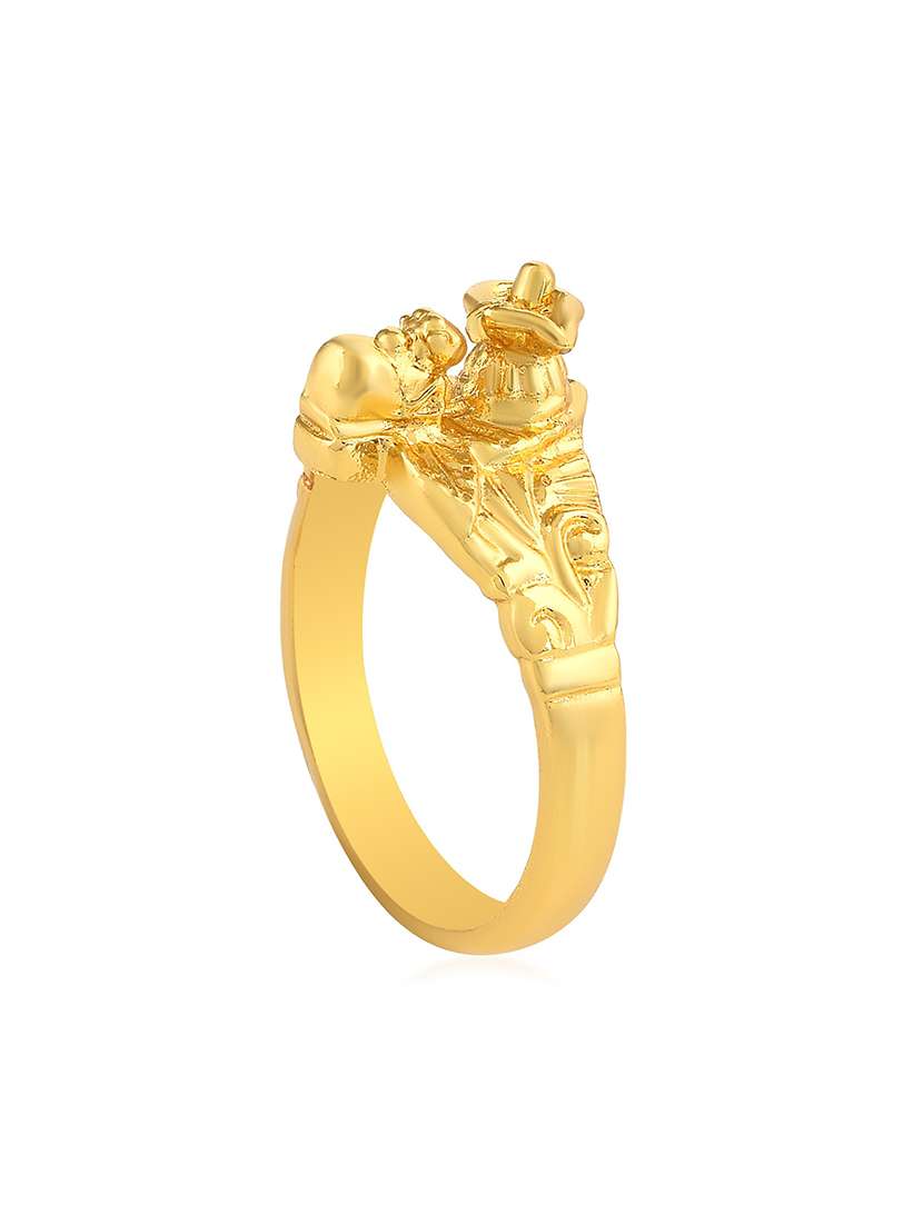unisex finger ring  - 18573638 -  Standard Image - 2