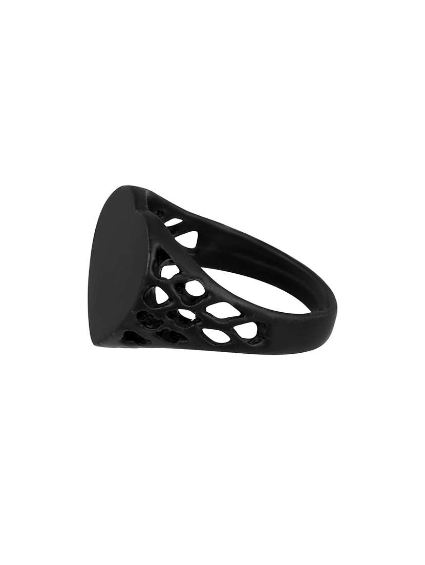 unisex finger ring  - 18573672 -  Standard Image - 2