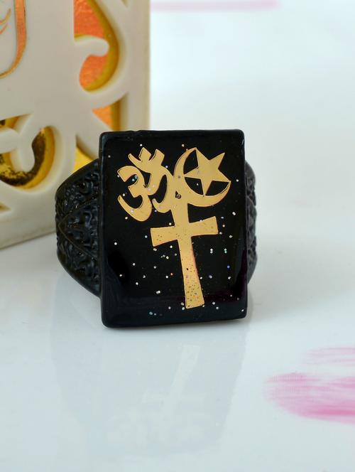 unisex finger ring  - 18573947 -  Standard Image - 0