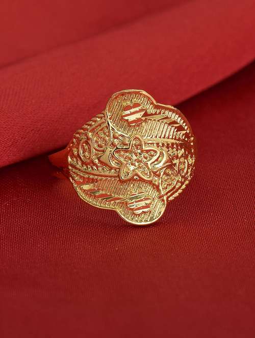 gold plated earring - 18573954 -  Standard Image - 0