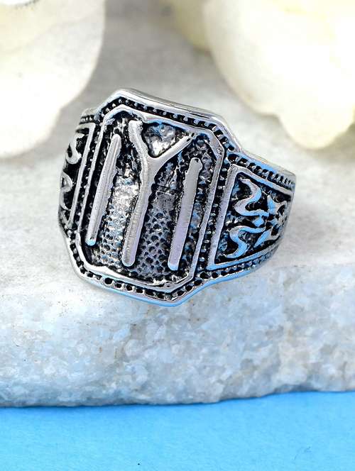 silver brass finger  ring - 18573969 -  Standard Image - 0