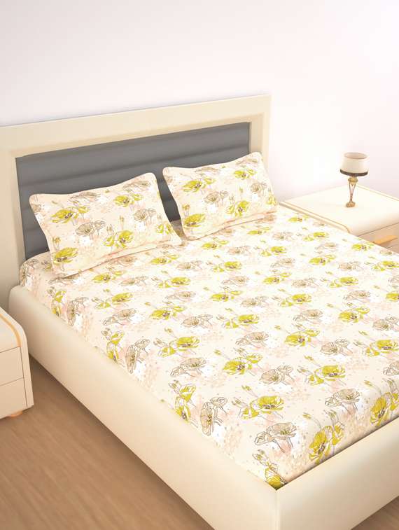 bed sheet - 18592491 -  Standard Image - 2