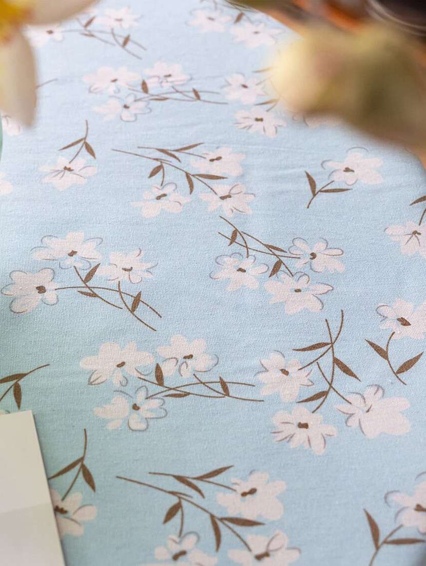 rectangle tablecloth cotton linen table cloth dust-proof  (140x180cm, blue daisy) - 18629093 -  Standard Image - 2