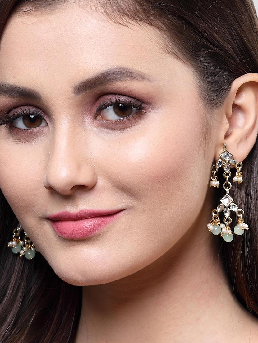 set of 4 gold plated earring - 18632976 - Standard Image - 2
