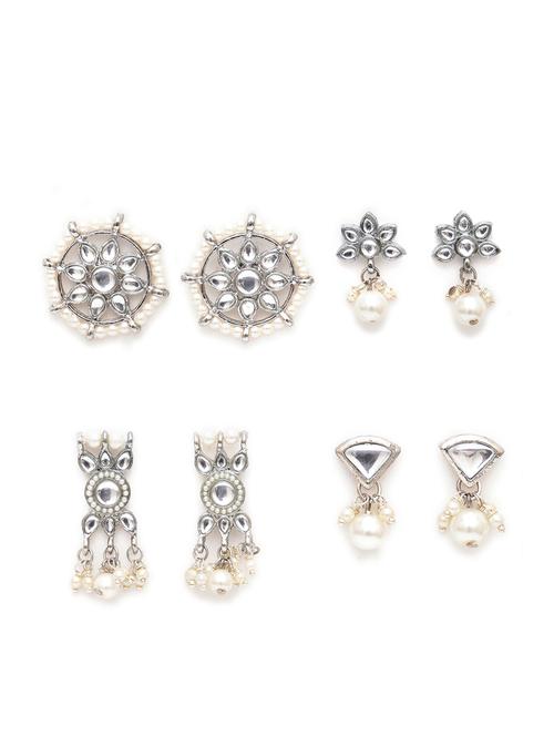 set of 4 gold plated earring - 18632989 - Standard Image - 0
