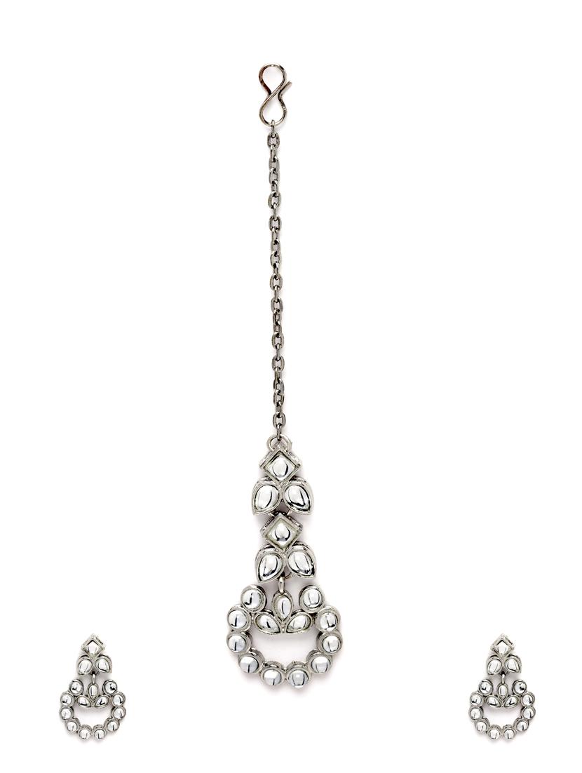 silver metal earring - 18633160 - Zoom Image - 0