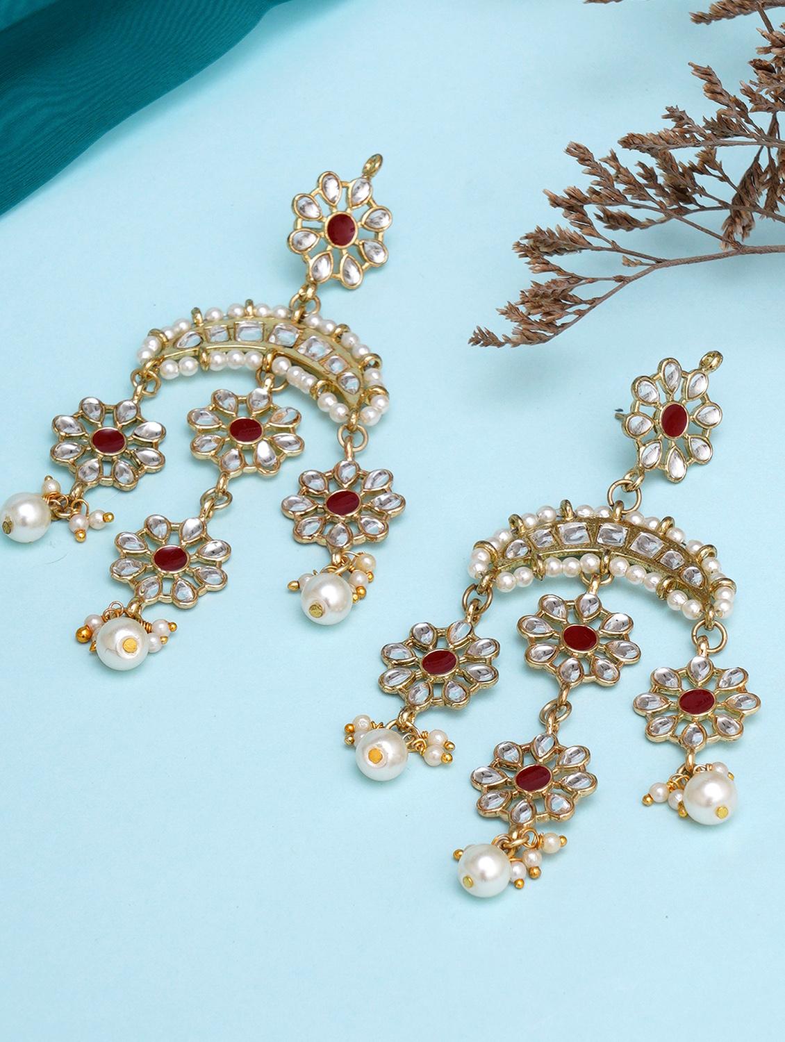 red metal earring - 18633256 - Zoom Image - 0