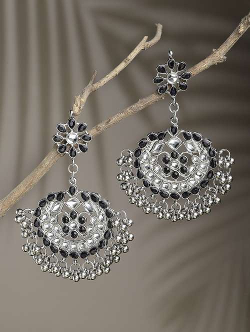 black metal earring - 18633272 - Standard Image - 0