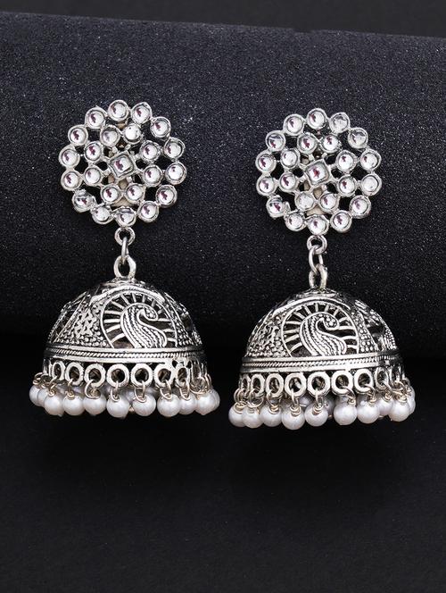 white metal earring - 18633425 - Standard Image - 0