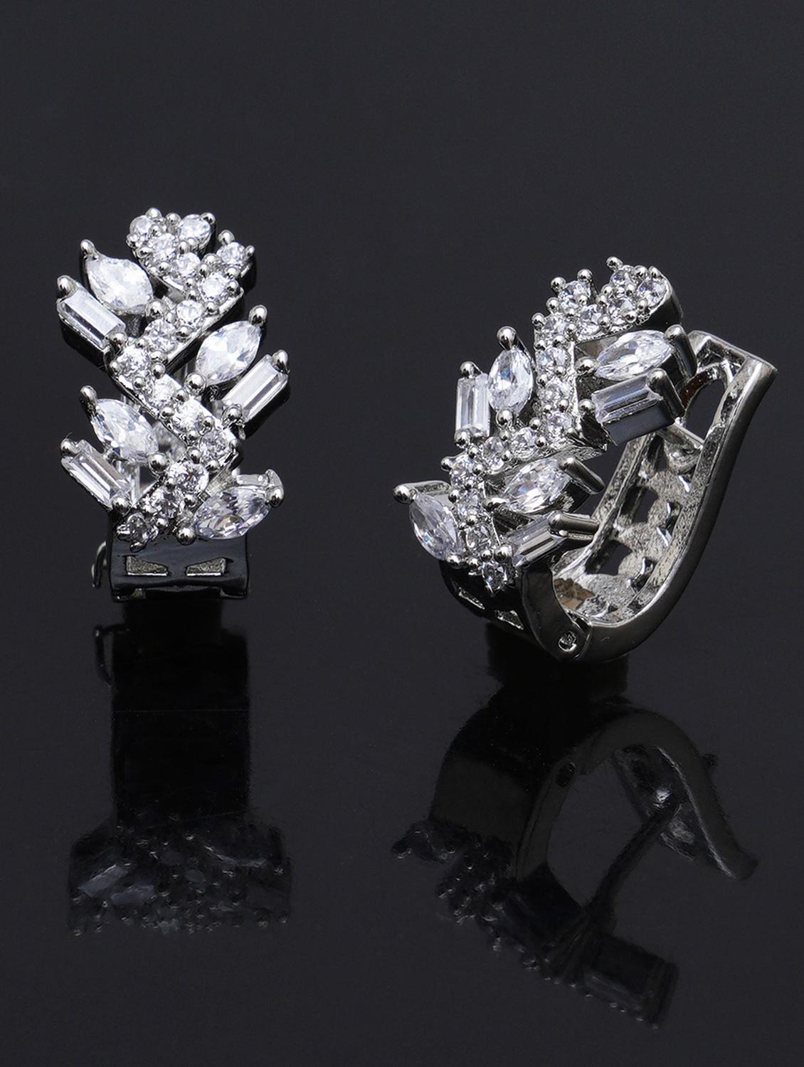 silver metal earring - 18633433 - Zoom Image - 0