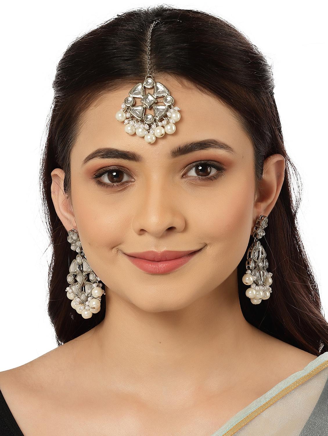 white earing & maang tikkka set - 18633436 - Standard Image - 2